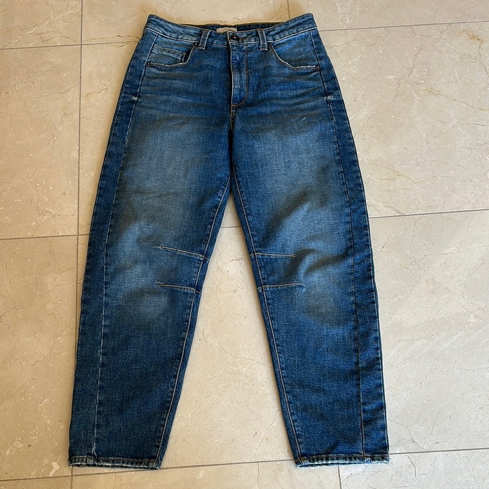 Barrel style Blue Relaxed Jeans for Everyday Comfort